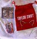 Extrêmement Rare Taylor Swift Uo Cat Ears Avec Sac, Ornement De Foulard Rouge, Nouveau Cd Tv Rouge