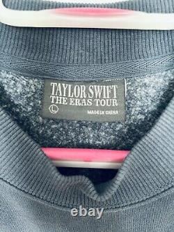 NWT Taylor Swift La tournée des ères SWEATSHIRT COL ROND BLEU US Dates de tournée GRAND