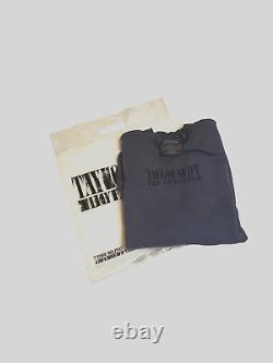 Sweat-shirt ras du cou bleu de la tournée Taylor Swift Eras avec les dates internationales - Marchandise officielle de la tournée en taille SMALL