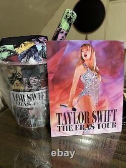 Taylor Swift La Tournée des Époques - Sac fourre-tout exclusif AMC, Baton, Affiche, Boîte de popcorn.