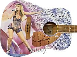 Taylor Swift a signé une guitare personnalisée Eras Tour Art avec des graphiques autographiés Fs 41 Psa