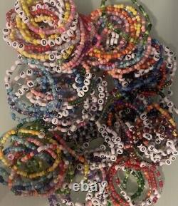 Tour des ères de Taylor Swift Ensemble de 100 bracelets d'amitié aléatoires de marchandises